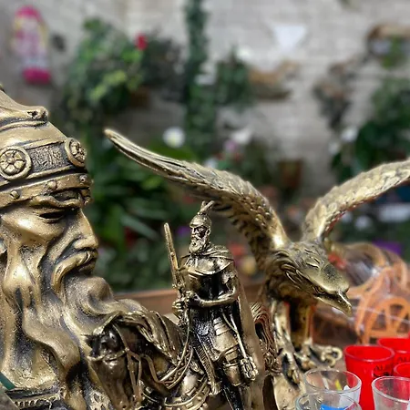 Kate Castle Pensión