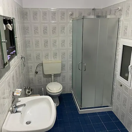 Kate Castle Pensión 3*